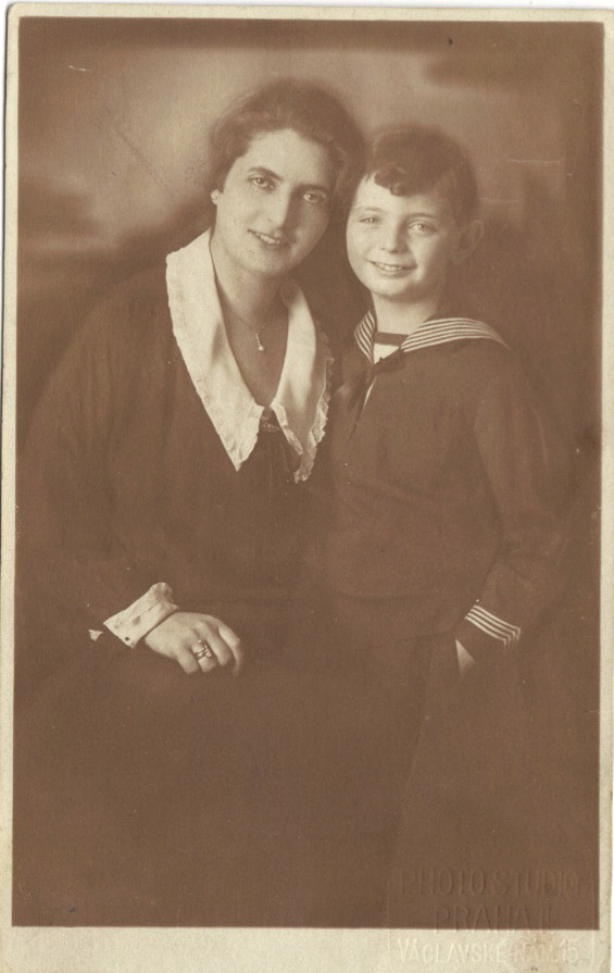 Anna and Vilda Frank c.1923
